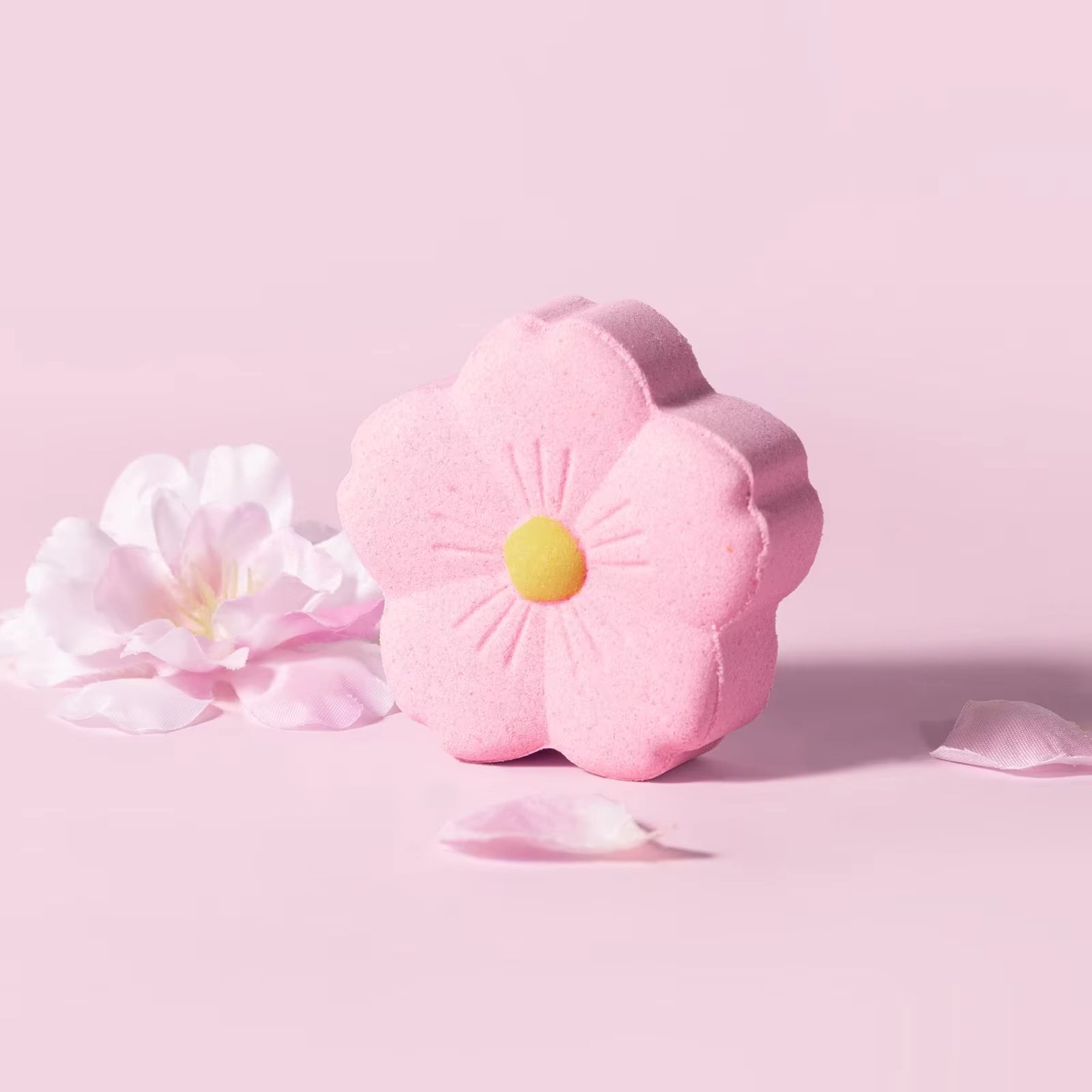 Japanese Sakura Bath Bomb Bubble Explosion Bath Salt for Body Cleansing Moisturizing 30G